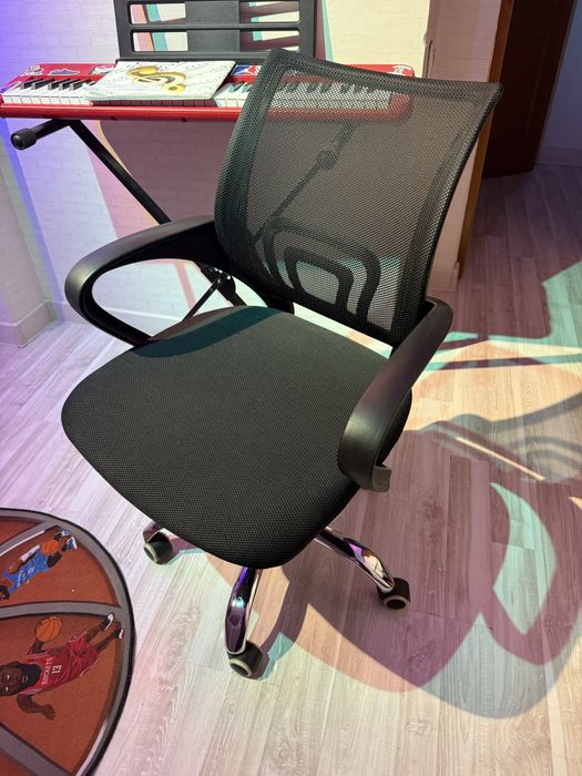 Продаю офисное кресло в отличном состоянии