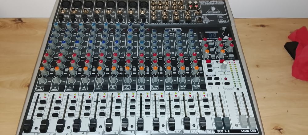 Mixer pasiv Behringer