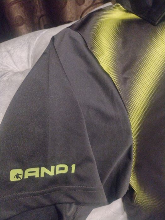 Tricou basket original AND  si cadou șosete tehnice Acorn