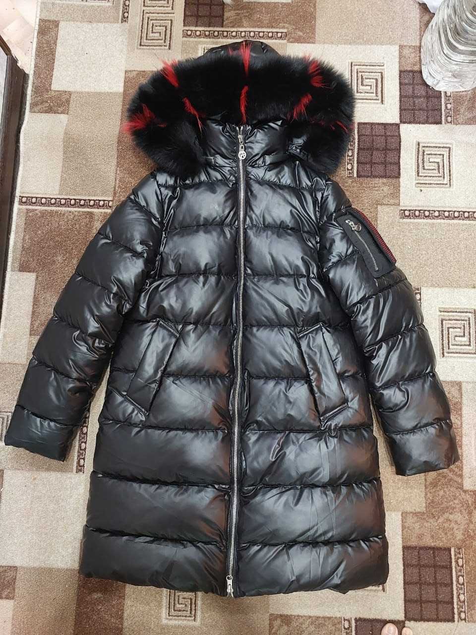 Продам зимнюю куртку на девочку