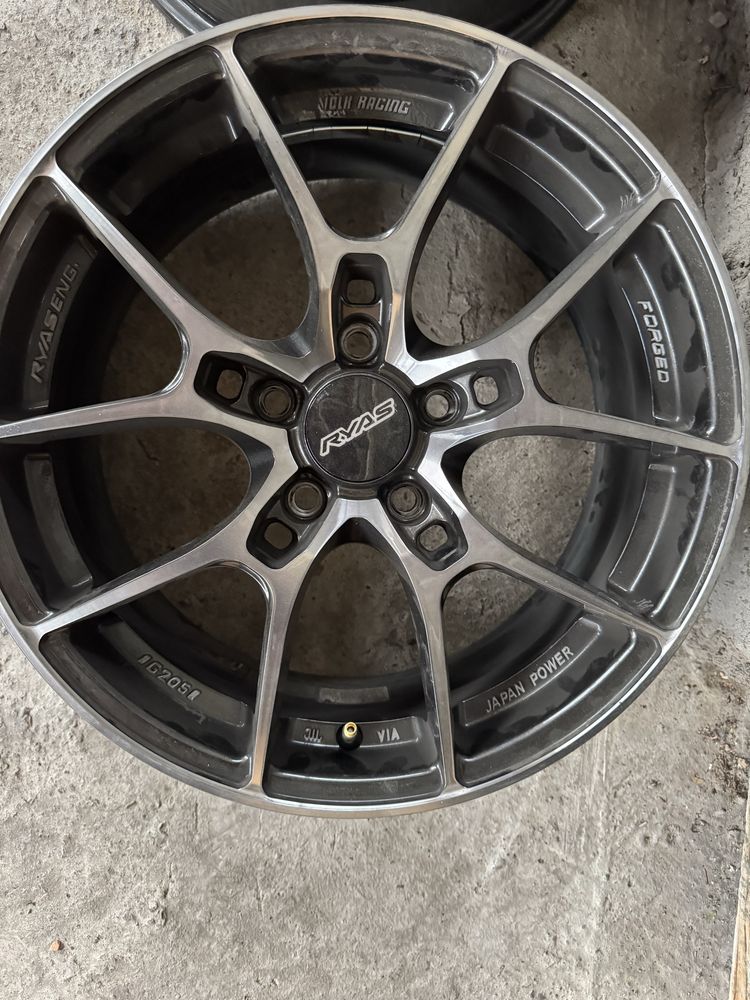 Продам новые диски R17 RAYS