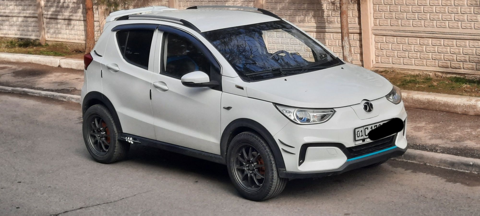 Электромобиль BAIC EС3