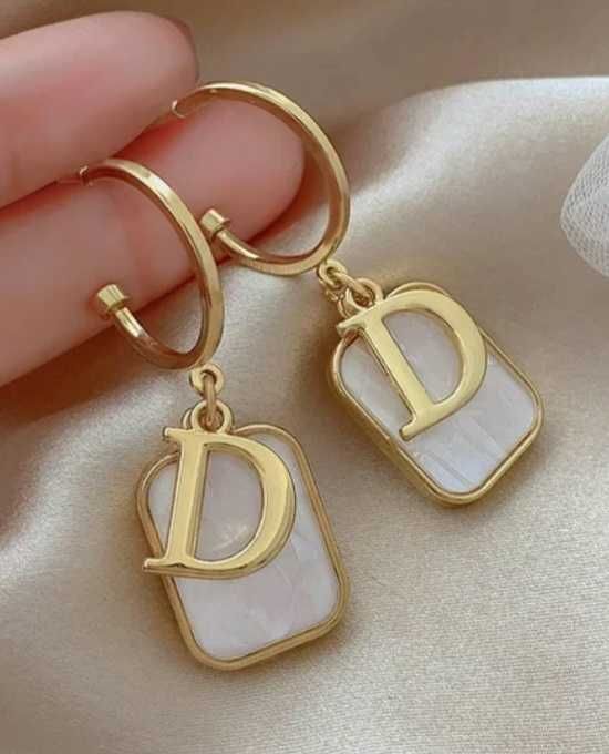 Уникални обици Dior