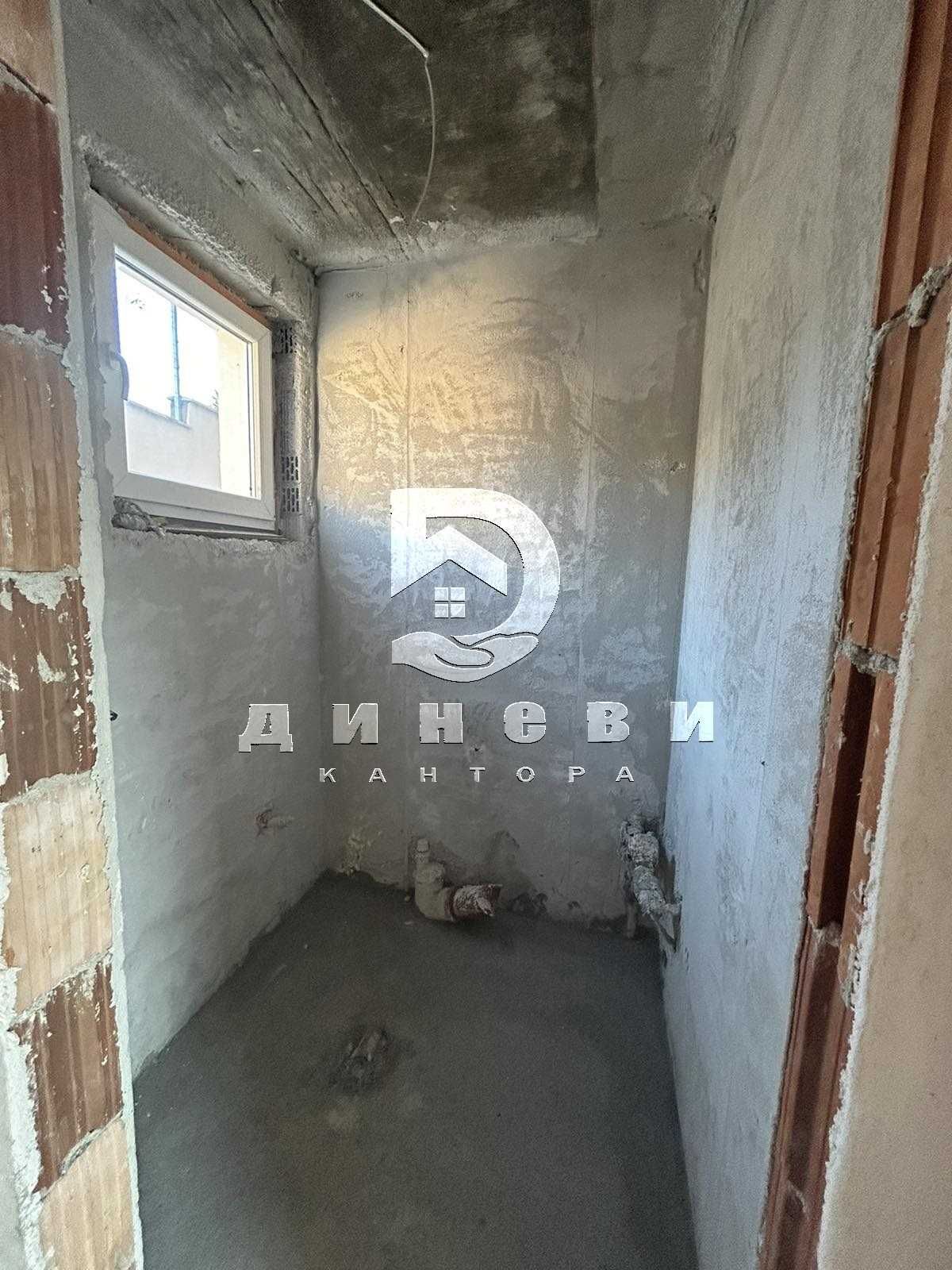 Офис помещение над Медицински