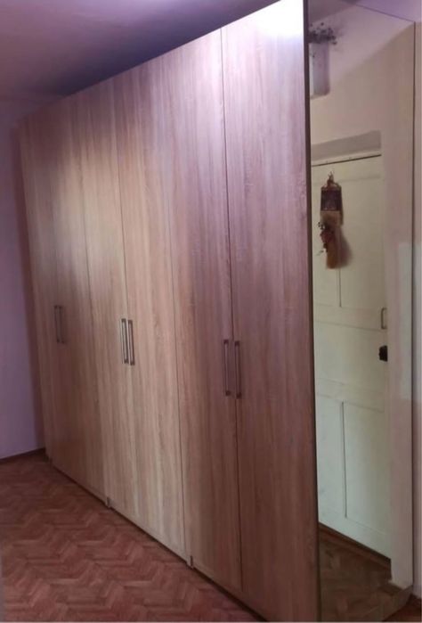 Продам шкаф в прихожую