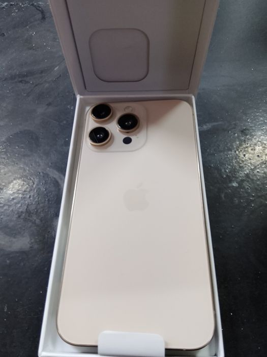 Iphone XR в корпусе Iphone 16 pro