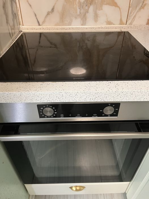 Plita si cuptor  electric GORENJE. De vinde cu dulap