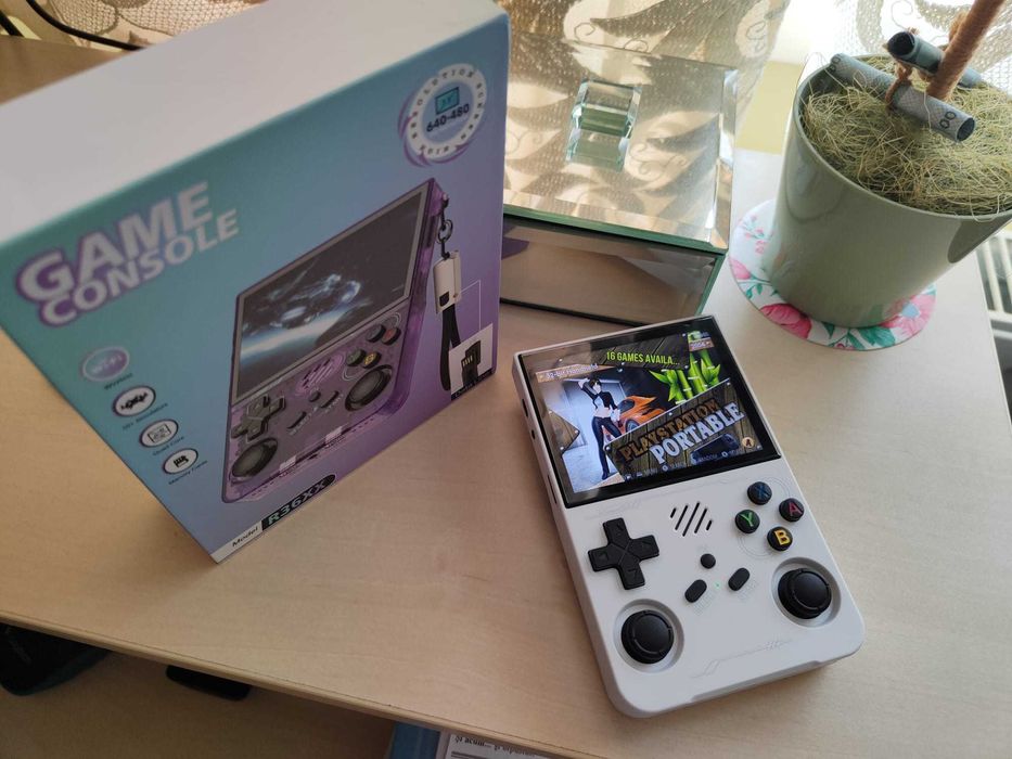 Consola R36XX (Practic un R36S Original cu WIFI incorporat) 16GB+64GB
