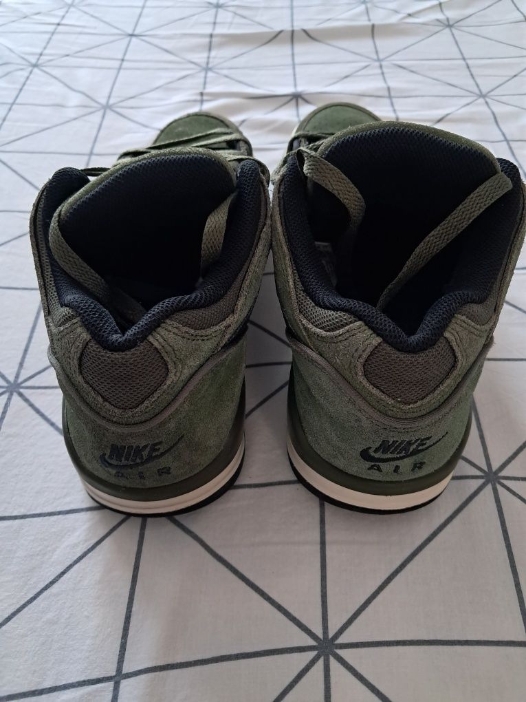 Оригинални маратонки Nike 42