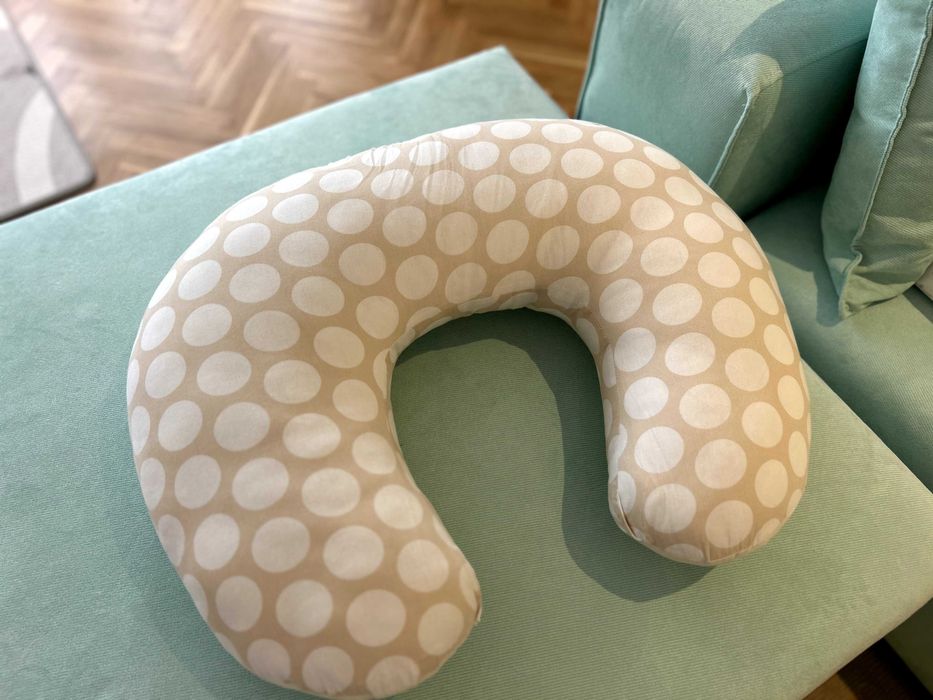 Възглавница за кърмене