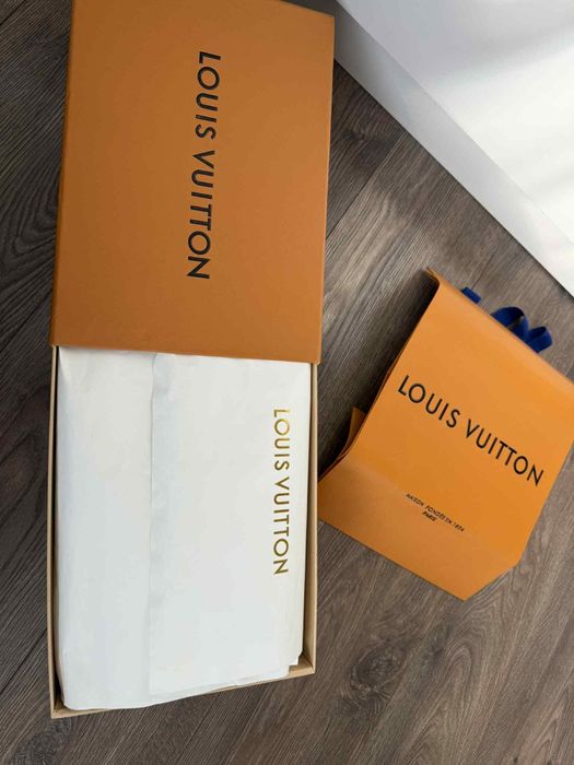 Обувки Louis Vuitton