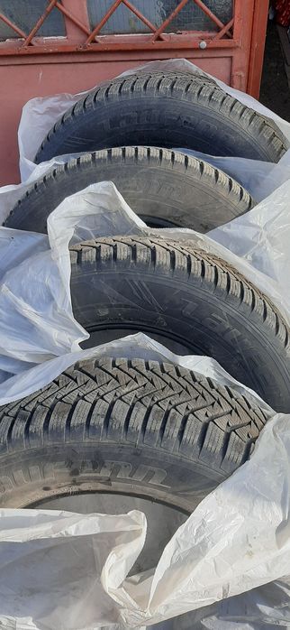 Cauciucuri iarna 235 65 17 Suv  noi