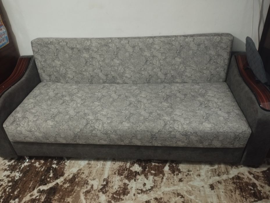 Продам раскладной диван.