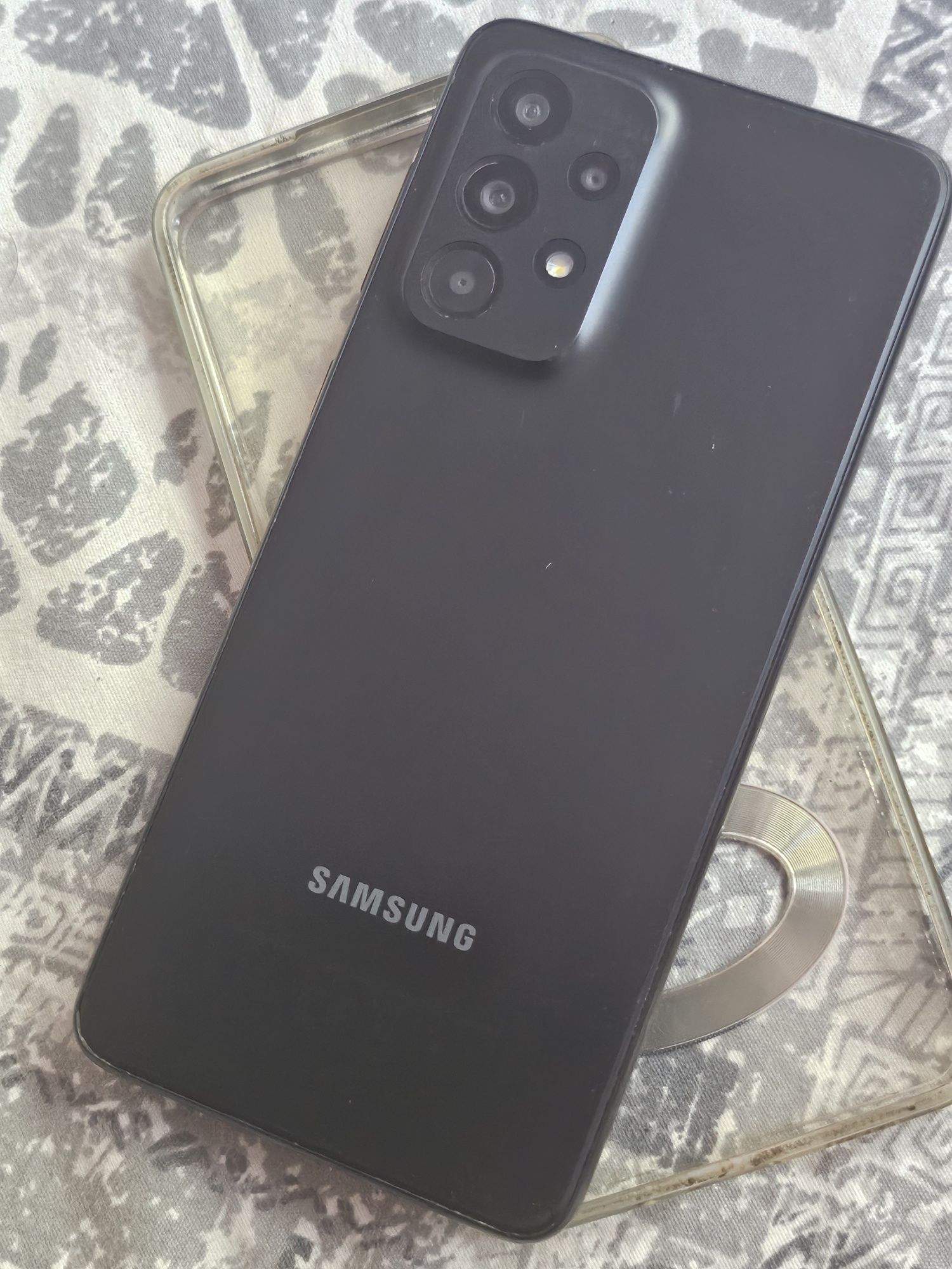 Продавам Samsung A33, 5G.