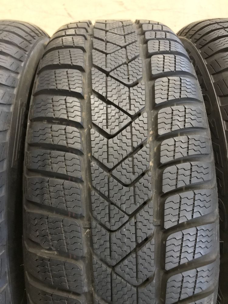 Set Anvelope Cauciucuri 205/50R17 Pirelli ca noi Profil 7mm Originale