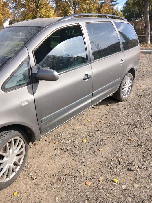 Vând Seat Alahambra