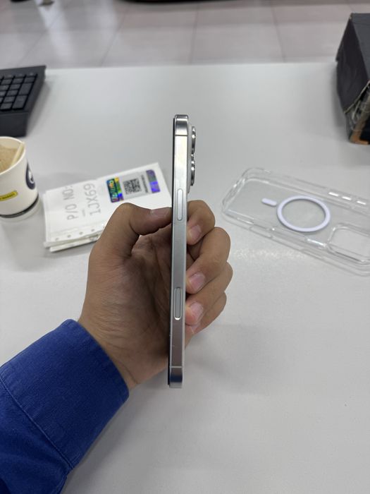 Iphone 16 pro max 256 gb  Silver