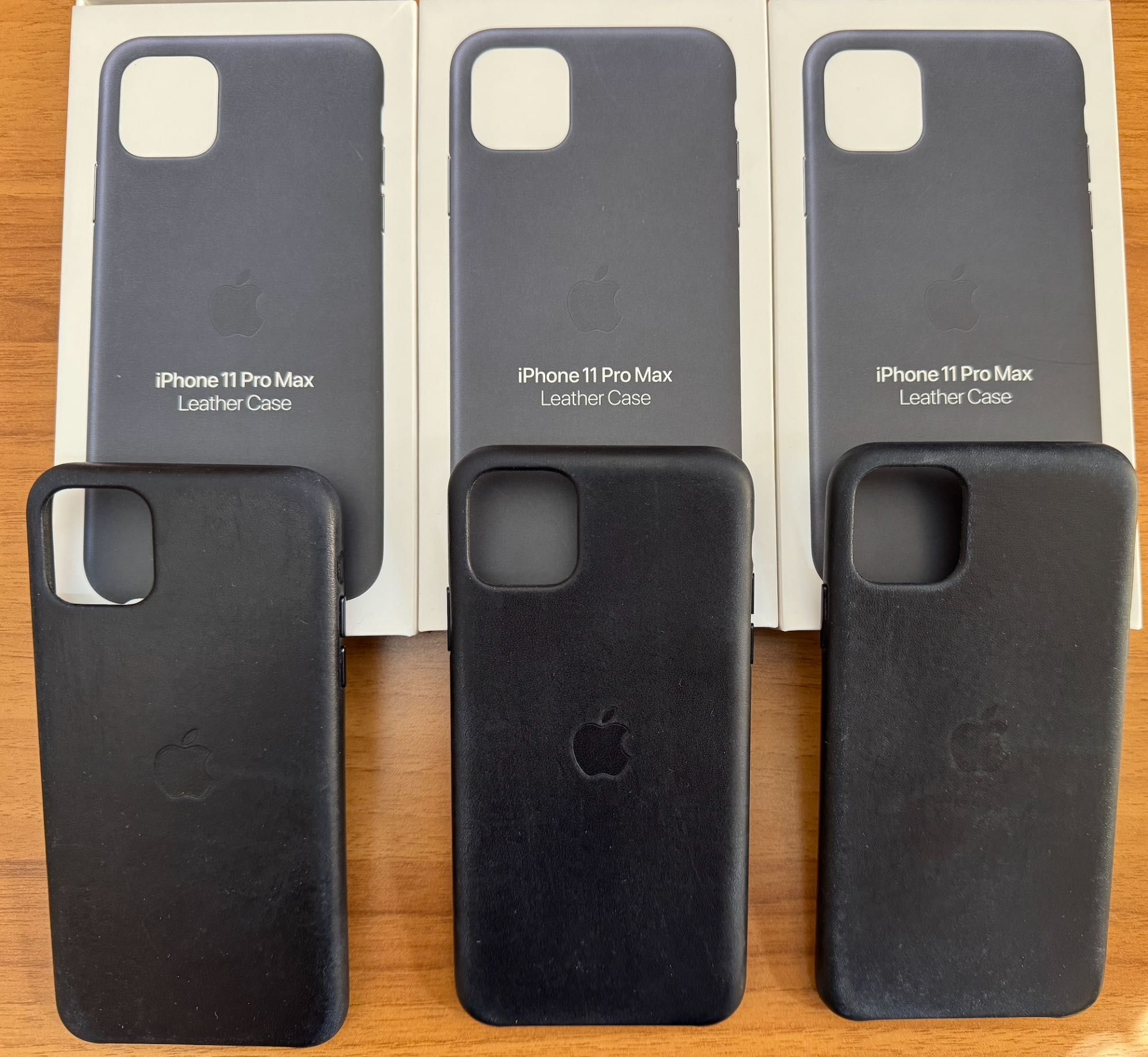 Продавам оригинални кожени кейсове на Apple за iPhone 11 Pro Max