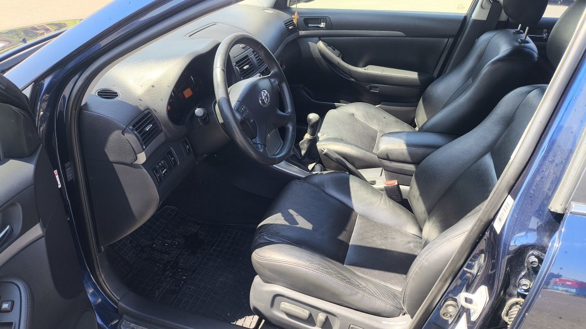 Toyota Avensis 2.0 benzină 170 mi km