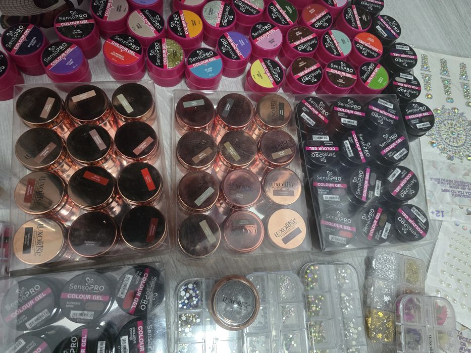 Vând tot ce se vede