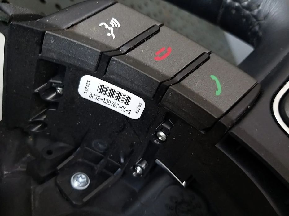 Volan piele cu comenzi si padele land rover range rover evoque l538 bj3213d767cc1 bj323f563re bj3213d767fd1