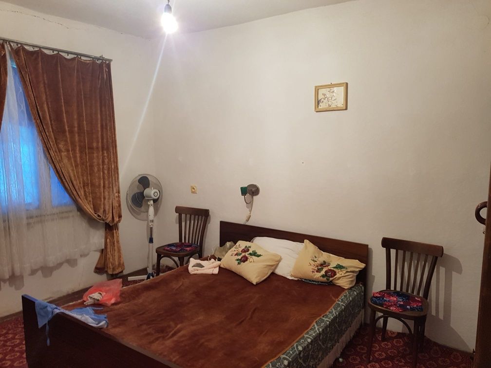 ПРОДАВАМ къща в град Брусарци 75 кв.м.,1200 кв.м. двор