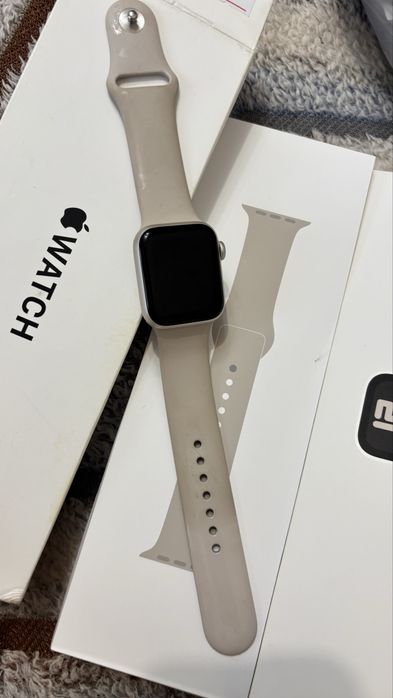 Смарт-часы Apple Watch SE