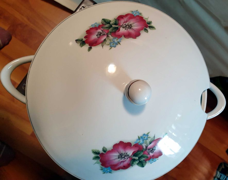 vand 2 supiere si 1 sevici de masa deosebite