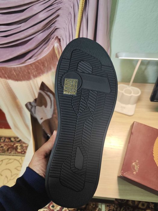 Кроссовки натуральная кожа 43 размер