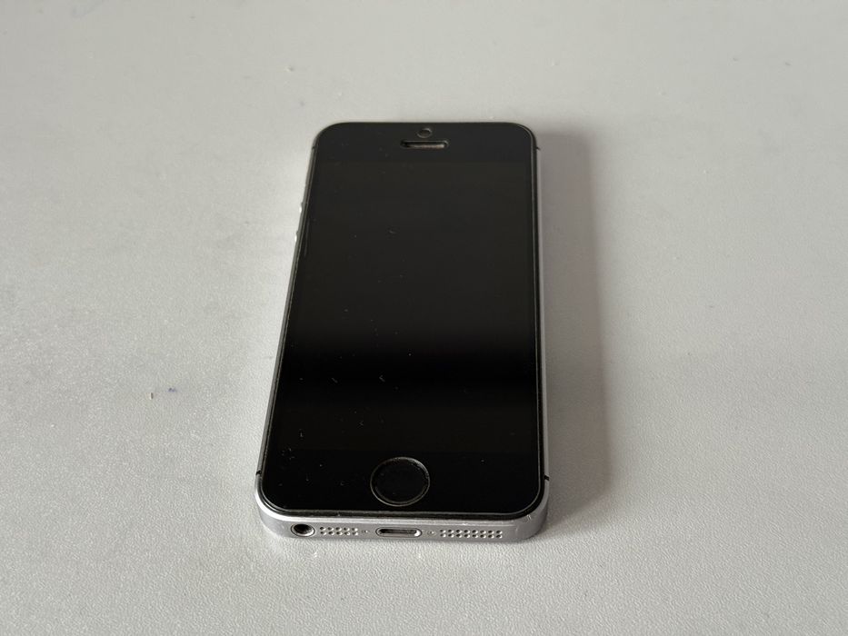 Iphone se 2016 в отличном состоянии