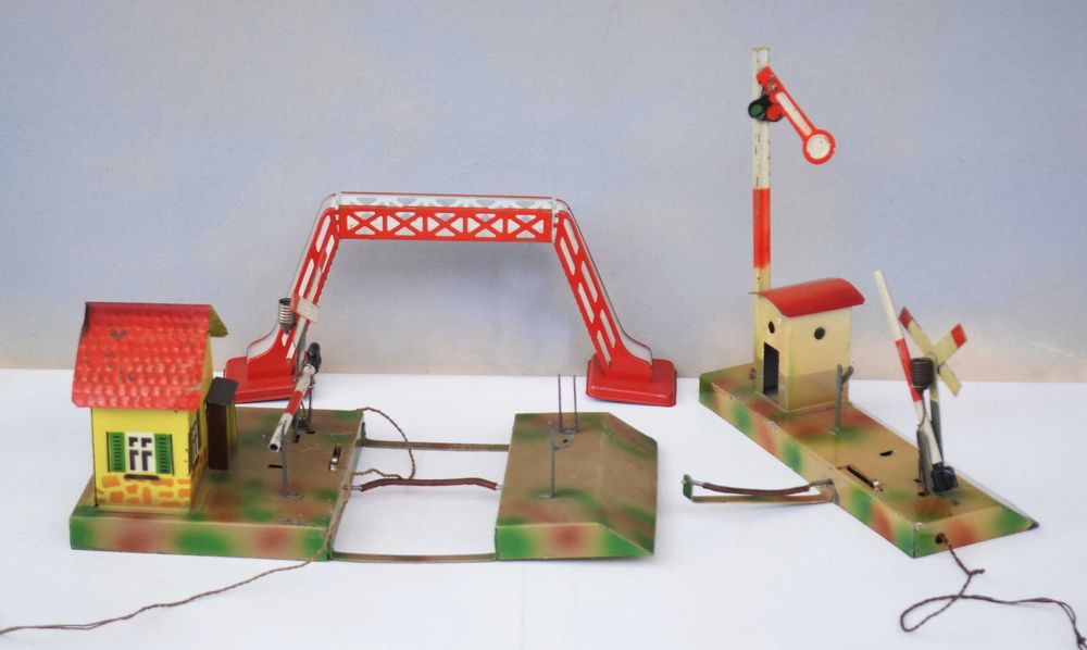 Lot de 3 Jucarii Machete Kibri 1938 2 niveluri de cale ferată, un pod