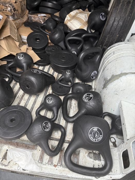 Kettlebell, discuri, haltere si Gantere reglabile pret 7 lei kg. Noi