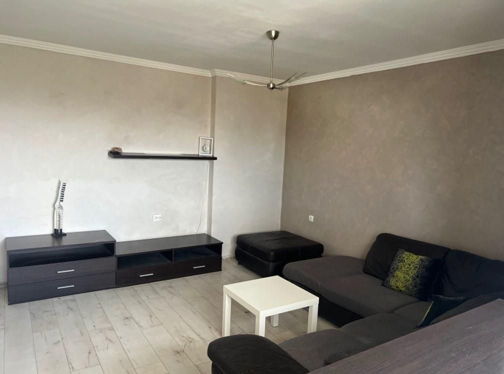 Продава се Тристаен апартамент в София, Зона Б-18 - 84 кв.м за 2715 €/кв.м - Снимка #1