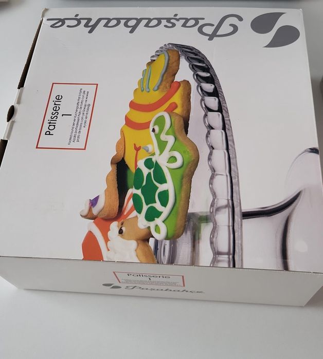 Срочно продам тортницу и вазу для фруктов