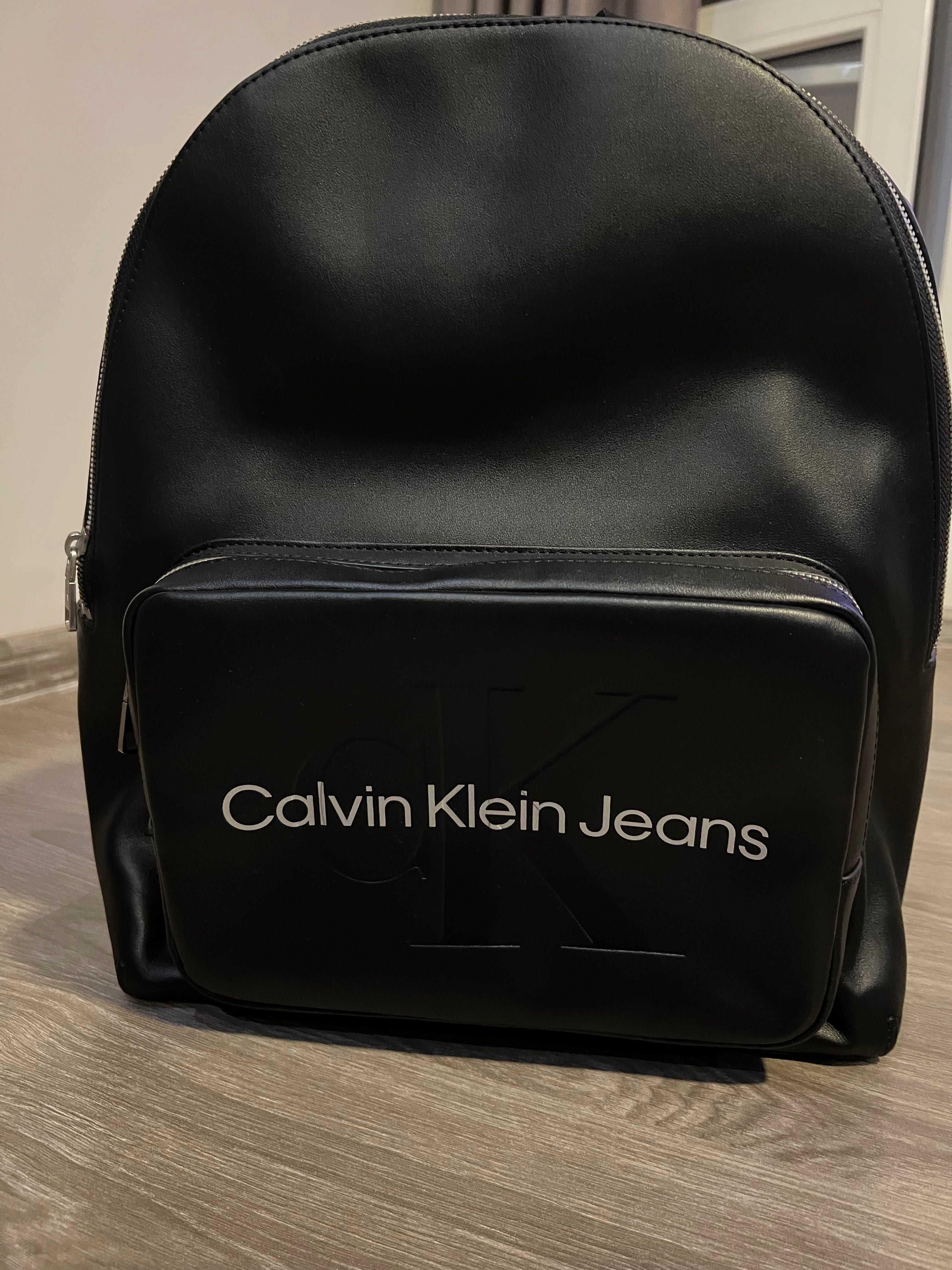 Оригинална дамска раница Calvin Klein