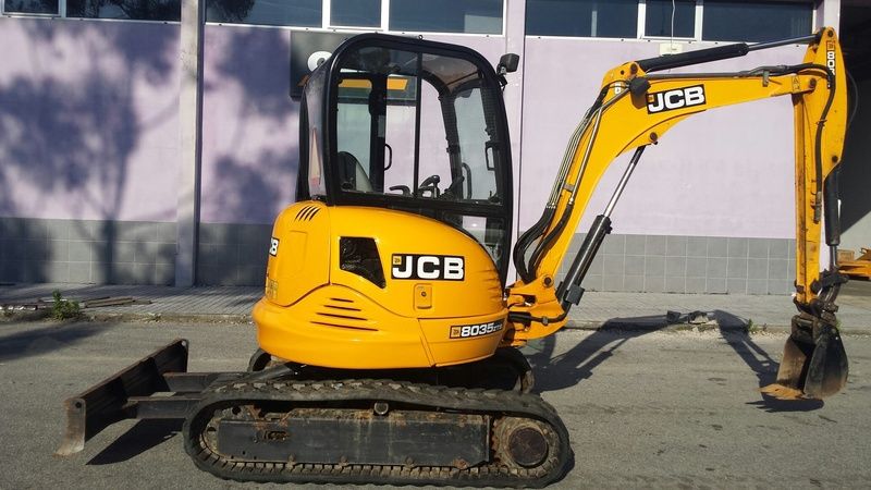 Închiriez miniexcavator săpat bobcat basculante Oradea defrisat