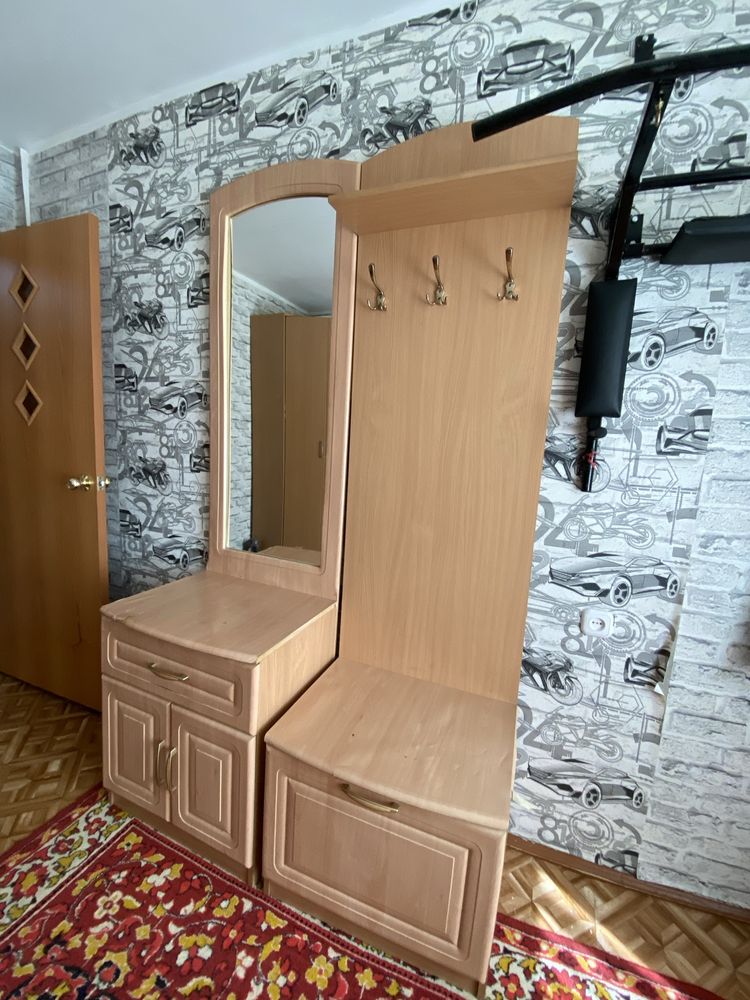 Продам б/у прихожую