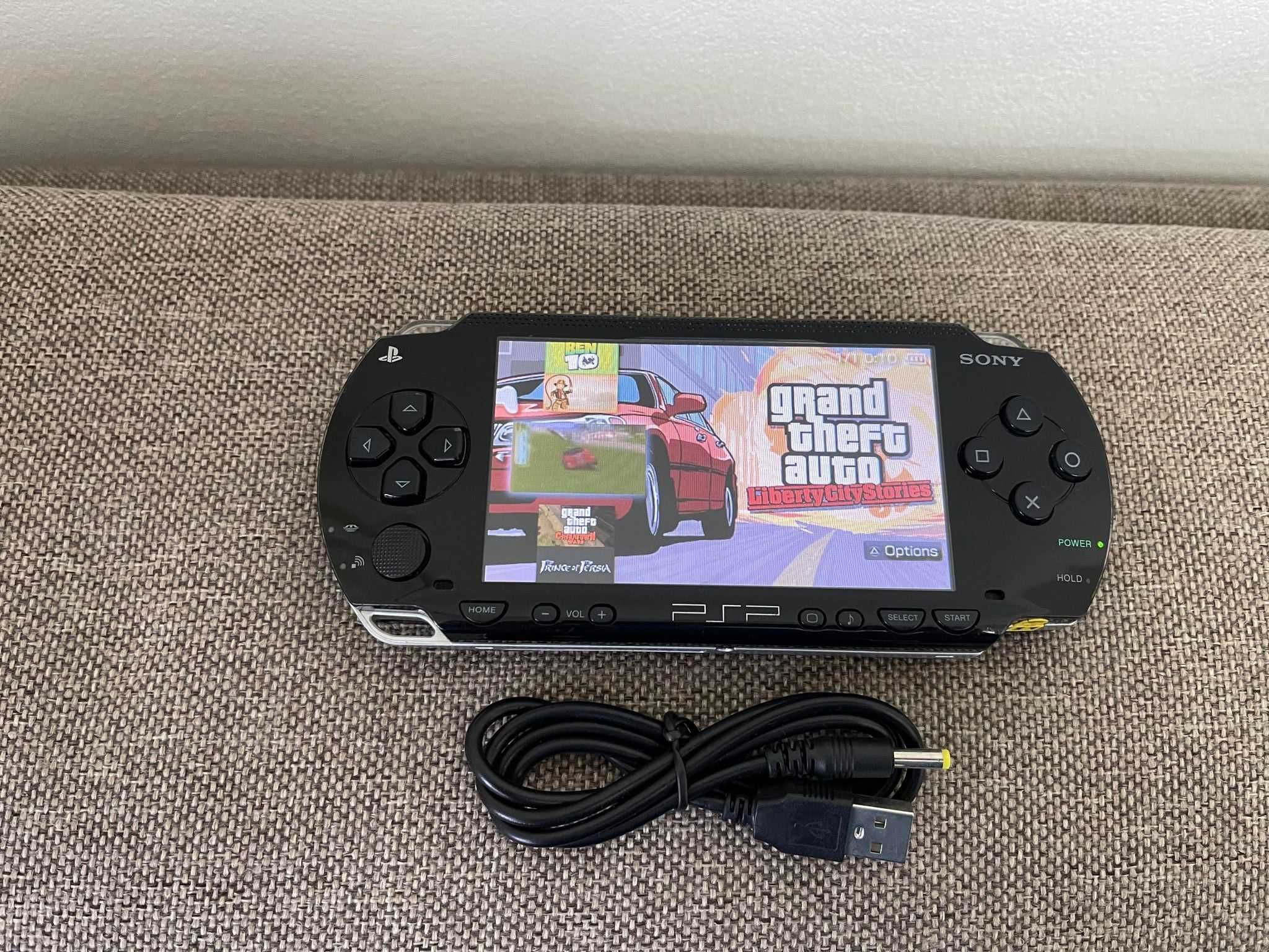 PSP Sony portabil modat cu 190 jocuri pe card NFS,GTA,Minecraft,etc