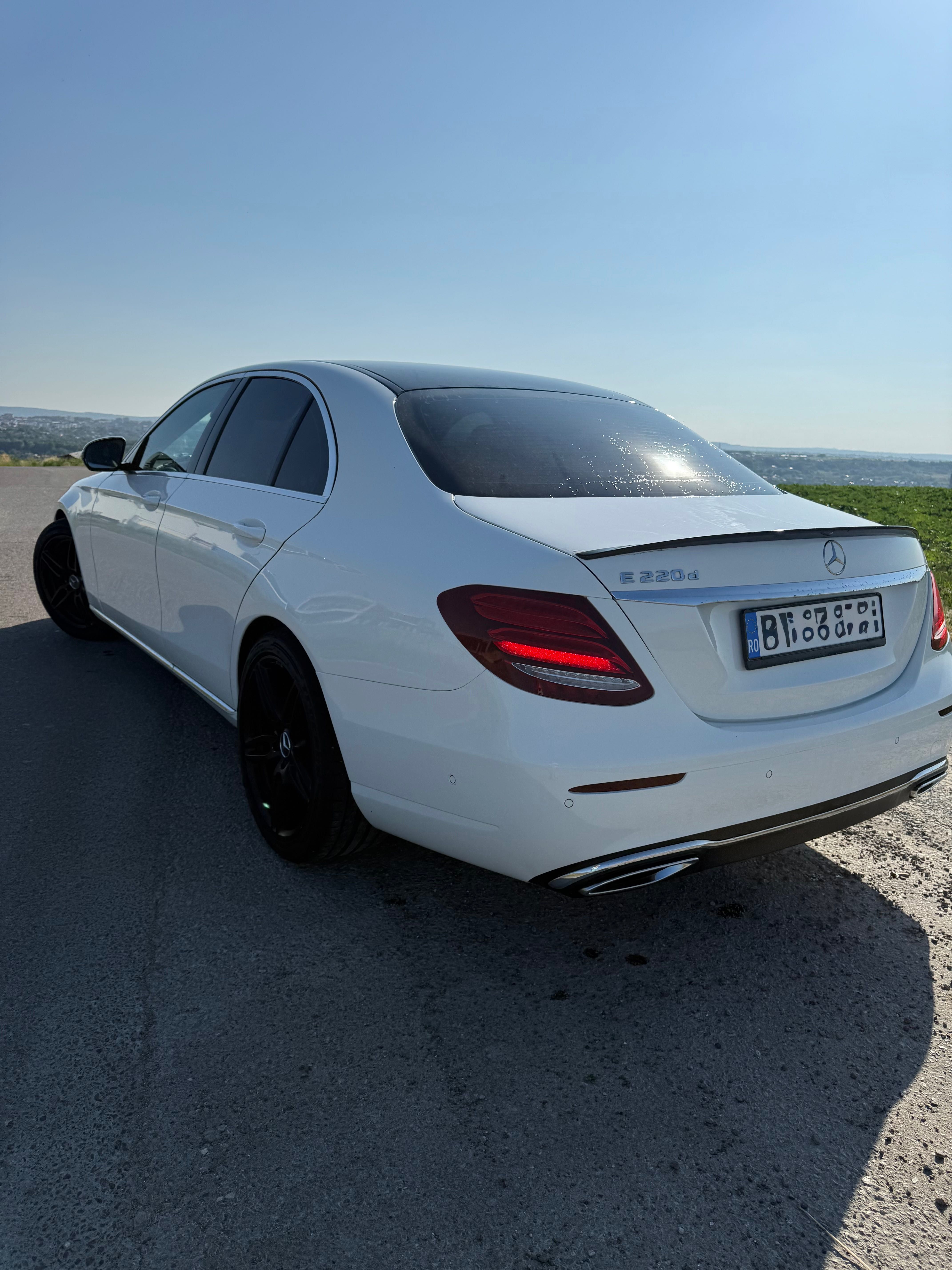 Mercedes E220 VARIANTE +/-