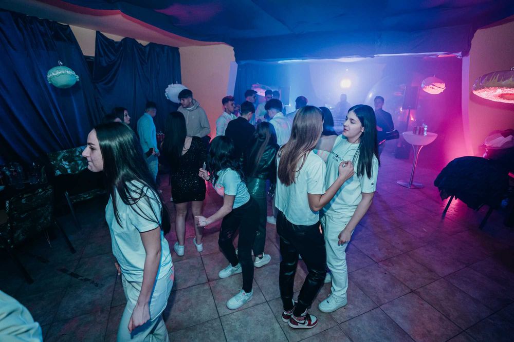 Evenimente  sala de 250 mp si 110 mp -Timisu de Jos - FB: CASUTA MAX