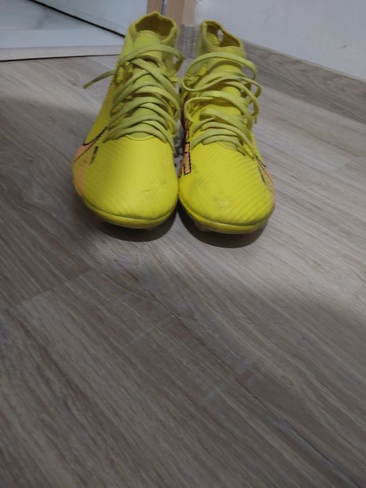 Ghete de fotbal nike mercurial academy