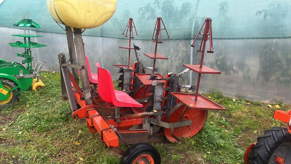 Plantatoare rasaduri