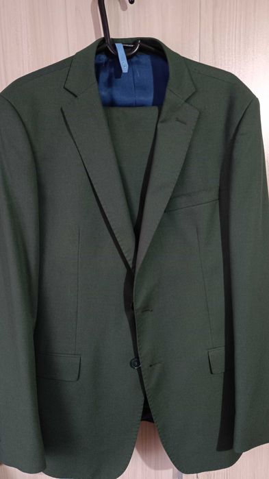 Продава се мъжки костюм Teodor