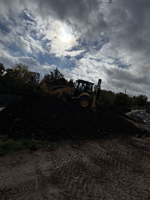 Utilaje de inchiriat Buldo compactor camion 8x4