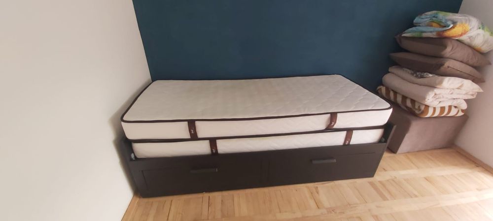 Divan80×200cm ,2 sertare,2 saltele cu arcuri și spumă poliuretanica