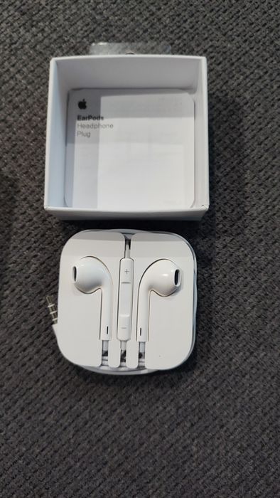 Vand Apple Earpods cu fir