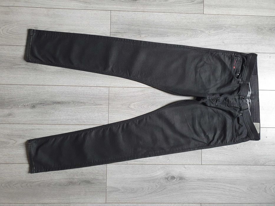 Blugi DIESEL "Tepphar" Slim-Carrot - Marime W32 L34 (Talie 89 cm)