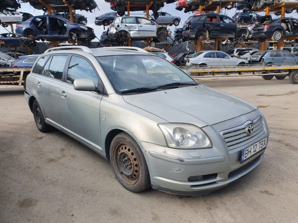 Dezmembrez Toyota Avensis T25 motor 2.0 d-4d 116cp 1CD-FTV dezmembrari usa stanga dreapta fata spate