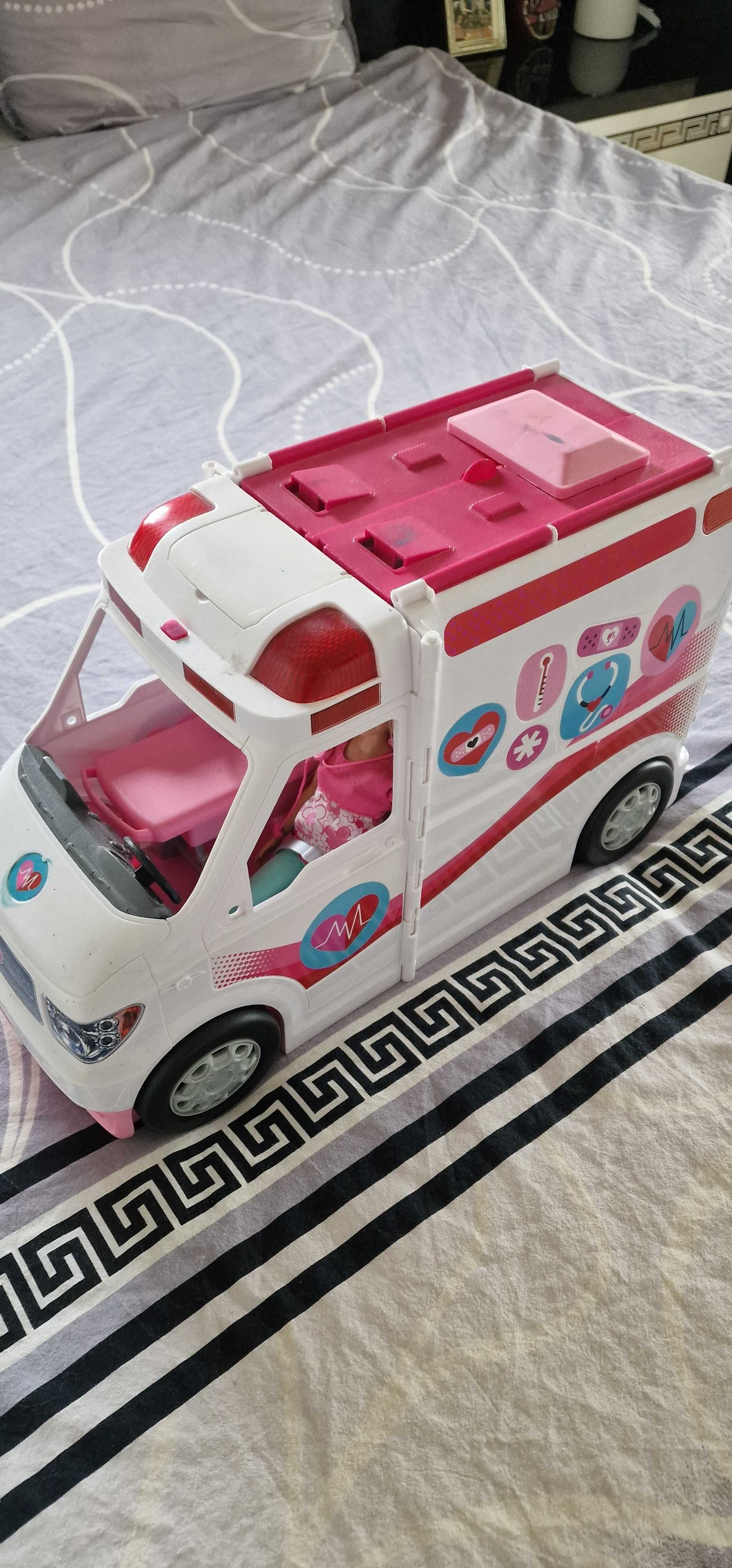 Мобилна клиника за грижи Barbie You Can Be