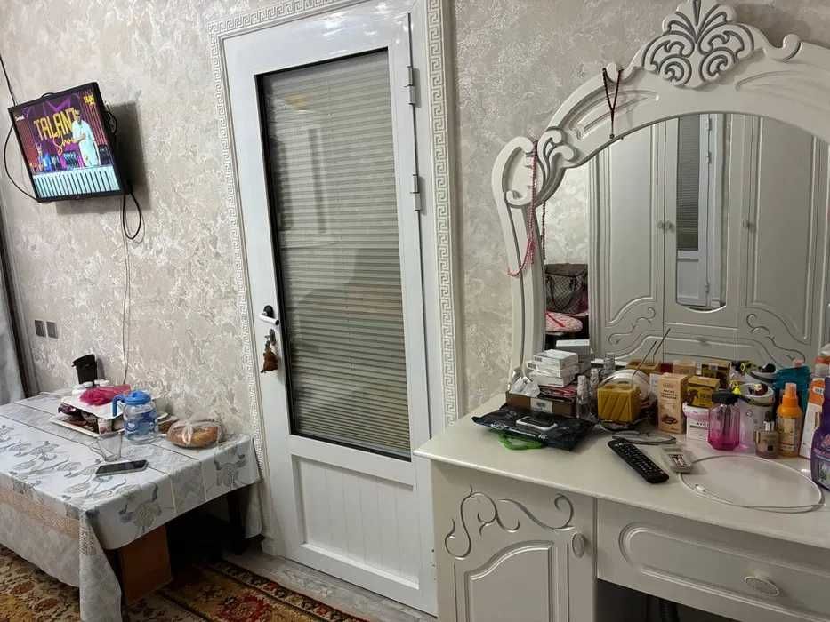 Юнусабад 13 квартал 1*2/4/4 Хорошим ремонт. ор-р ул.Булвар, метро 400м